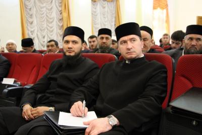 На конференции в Саратове решено воспитывать детей по методу царской России (ФОТО) На конференции в Саратове решено воспитывать детей по методу царской России (ФОТО)
