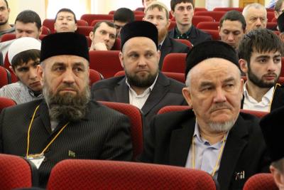 На конференции в Саратове решено воспитывать детей по методу царской России (ФОТО) На конференции в Саратове решено воспитывать детей по методу царской России (ФОТО)