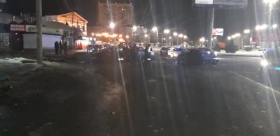 На кольце 3-й Дачной в Саратове пассажир автомобиля погиб в ДТП На кольце 3-й Дачной в Саратове пассажир автомобиля погиб в ДТП