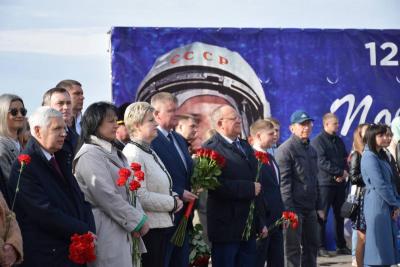 Глава Саратова Лада Мокроусова поздравила горожан с Днем космонавтики