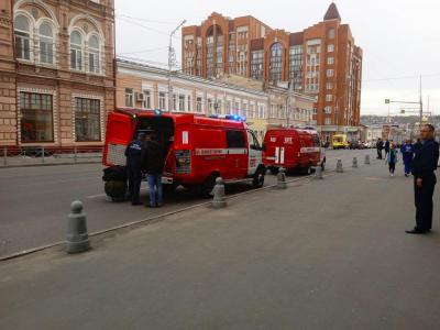 В центре Саратова около здания правительства столкнулись пожарная машина и 