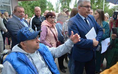 Дмитрий Плеханов встретился с жителями в микрорайоне Химиков