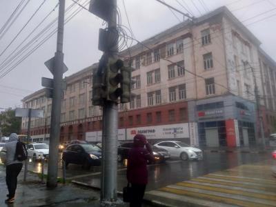 Синоптики обещают саратовцам дождливое утро