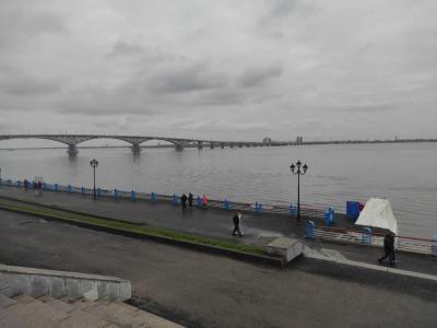 С моста Саратов-Энгельс упал азербайджанец, разбился и утонул