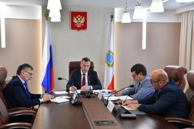Губернатор Саратовской области поручил до конца года построить 28 домов для переселенцев