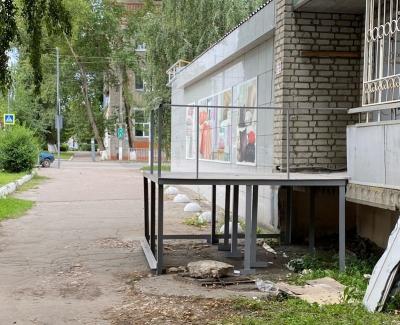 Пешеходную зону в центре Балашова отдали под разгрузку 