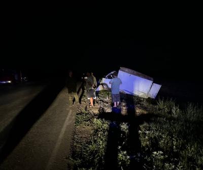 Ночью на трассе в Саратовской области насмерть разбился водитель 