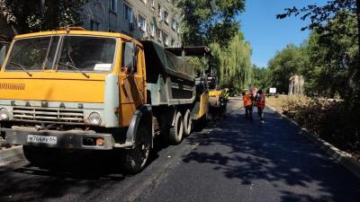 Ход работ на улице Колотилова в Энгельсе проконтролировали общественники