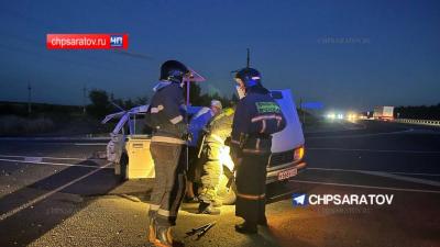 На окраине Саратовской области на трассе столкнулись фура и На окраине Саратовской области на трассе столкнулись фура и