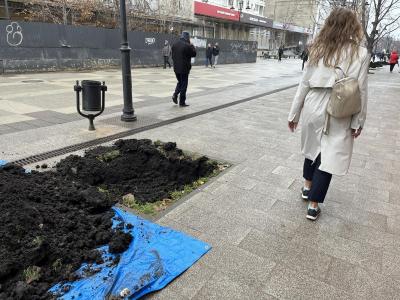 На проспекте Столыпина выкопали и не огородили ямы