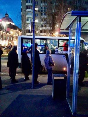 Минтранс пообещал наконец ликвидировать очереди на маршрутку №41 в Саратове