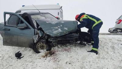 В Татищевском районе в ДТП пострадали пять человек В Татищевском районе в ДТП пострадали пять человек