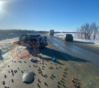 В Хвалынском районе в обгонявшей грузовик машине пострадал пассажир 