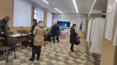 В Энгельсском районе открылись избирательные участки В Энгельсском районе открылись избирательные участки