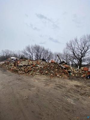 Владельца разрушенного оползнем дома в Саратова через суд обязали убрать остатки дачи