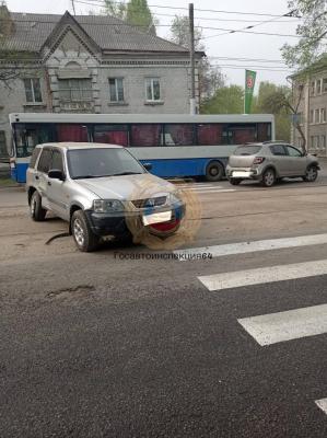 В Саратове произошла очередная авария с общественным транспортом