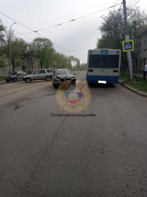 В Саратове произошла очередная авария с общественным транспортом
