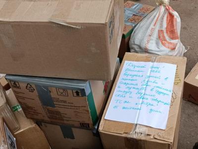 Команда Артема Чеботарева доставила гуманитарную помощь в зону СВО 