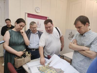 Саратовской консерватории хотят вернуть витражные окна и думают над расцветкой