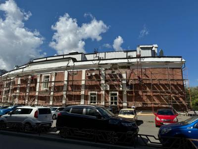 В Саратове начали ремонтировать кинотеатр 