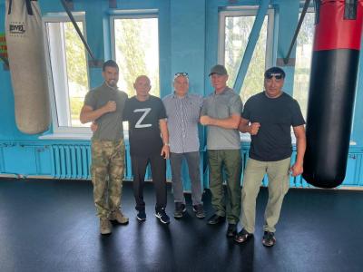 Антон Ахмадулин и Андрей Табояков доставили гуманитарную помощь в батальон 