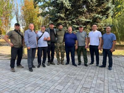 Антон Ахмадулин и Андрей Табояков доставили гуманитарную помощь в батальон 