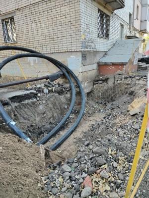 Саратовцы остались без деревьев во дворе из-за раскопок 