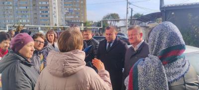 Жители Энгельса пожаловались на качество асфальта на Шуровой Горе: в ситуацию вмешался Михаил Исаев
