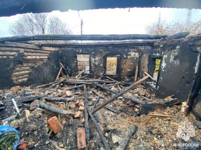В Красноармейске из-за замкнувшей проводки вспыхнул огонь на 105 