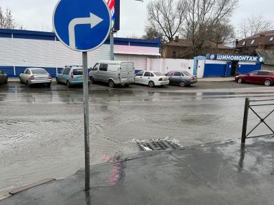 На Соколовой забил коммунальный фонтан