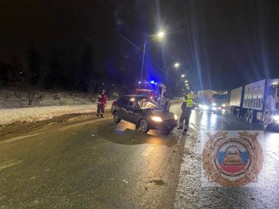 На окраине Саратова в аварии насмерть разбился водитель 