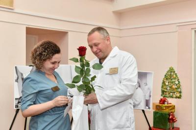 Пять сотрудников 8-й горбольницы Саратова награждены знаком 