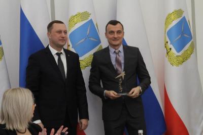Губернатор вручил преподавателям саратовских вузов премию 