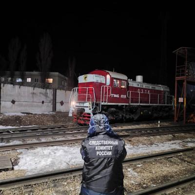В Саратовской области тепловоз сбил мужчину: подробности ЧП
