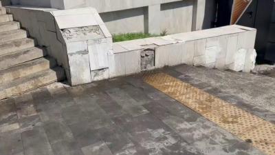 В Саратове на Октябрьской из ресторана на тротуар вылили масло