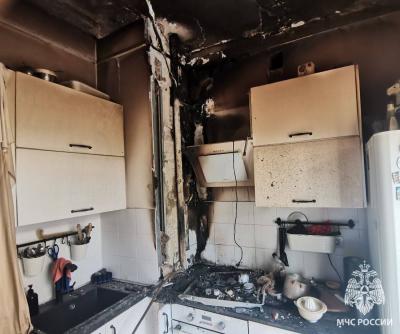 В пятиэтажном доме в Саратове произошел пожар из-за электрочайника
