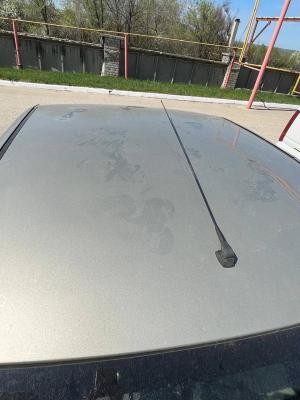 В Саратове пьяный мужчина прыгал по крышам автомобилей