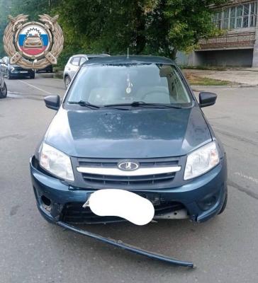 В Балаково автомобиль сбил электровелосипедиста В Балаково автомобиль сбил электровелосипедиста