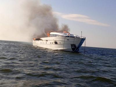 В Хвалынске сгорела яхта 