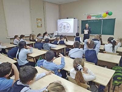 Больше половины работающих саратовцев планируют посетить линейки своих детей