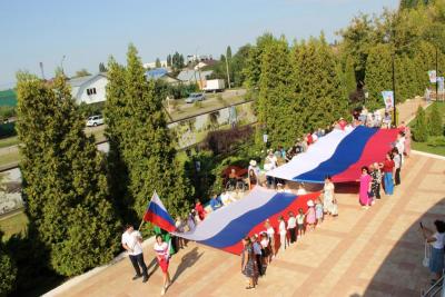 В Энгельсе отметили День Государственного флага России