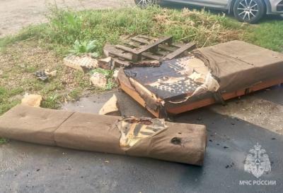 В Балаково из-за курильщика произошел пожар в четырехквартирном доме