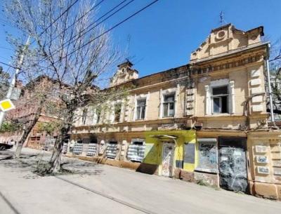 В Саратове сильно запущенный дом на Горького стал памятником