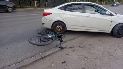 В Саратове автомобиль сбил велосипедиста