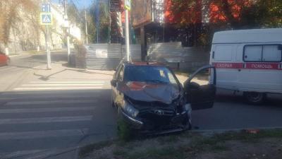 В центре Саратова произошла авария с пострадавшими