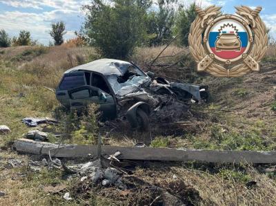 В Марксовском районе ВАЗ врезался в столб: водитель погиб на месте