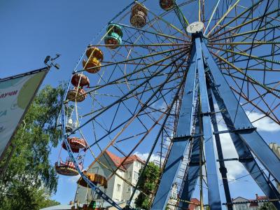В Городском парке Саратова закрыли аттракционы
