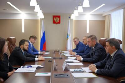 Глава Федерального агентства воздушного транспорта Дмитрий Ядров работает в Саратовской области