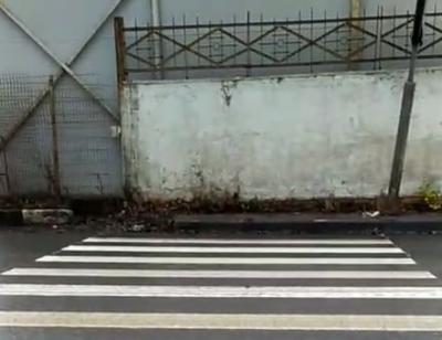 В Саратове сделали пешеходный переход, ведущий в стену