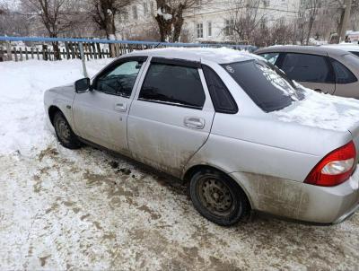 В Вольске за неуплату алиментов дочери у мужчины изъяли Lada Priora